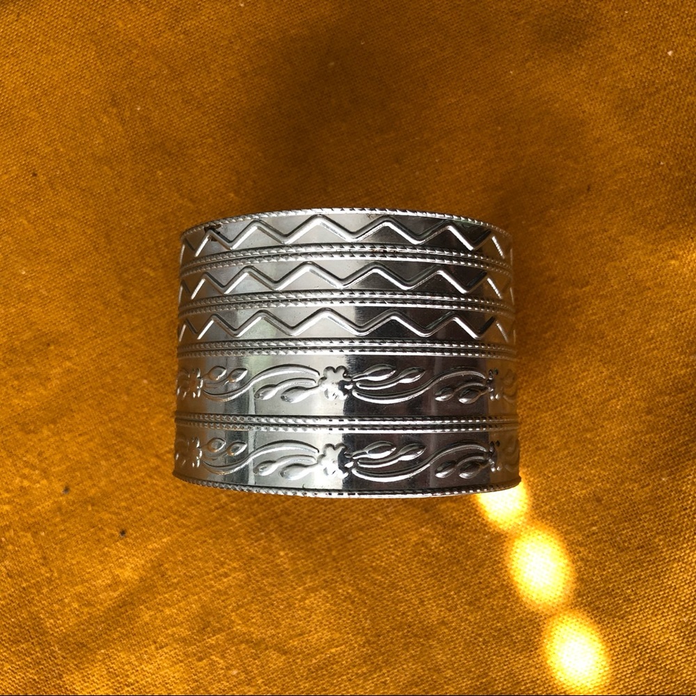 💙 𝟻/$𝟸𝟻 💙 Silver bracelet - Picture 2 of 2